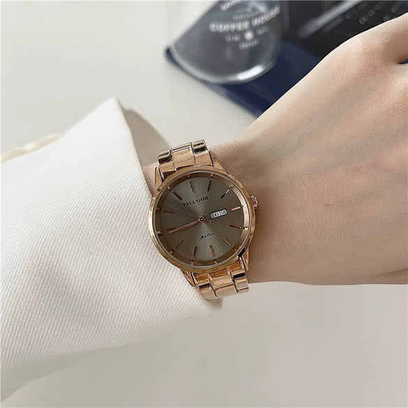 Wholesale Women's Alloy Case Quartz Watch With Steel Band And Ordinary Glass Mirror Leisure Style