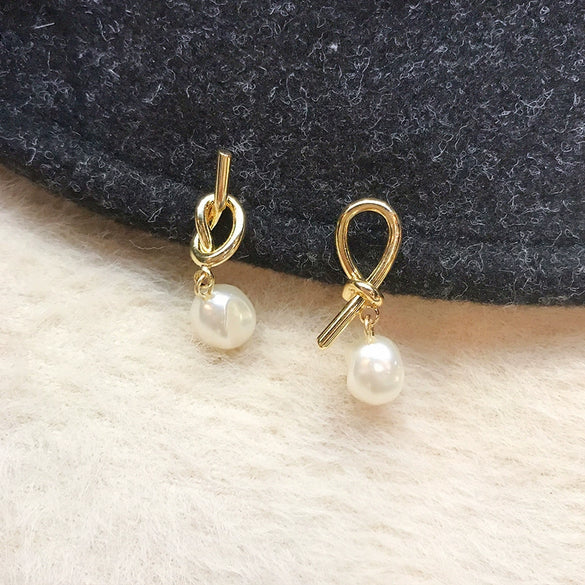 Wholesale Women's Alloy Earrings Cold Style Asymmetric Pearl Natural Geometric Electroplated