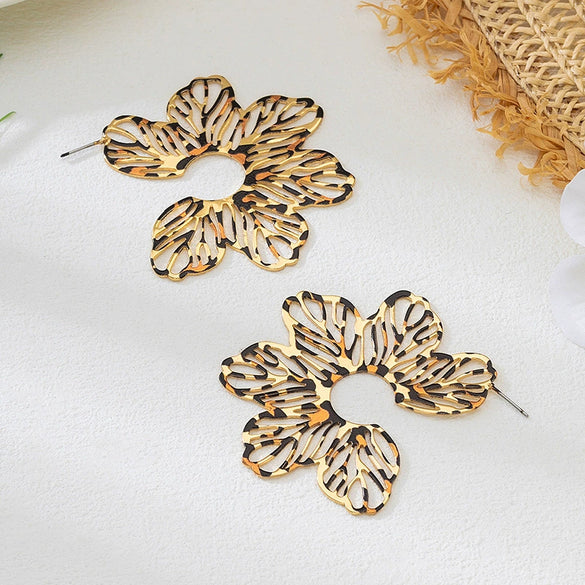 Wholesale Women's Alloy Electroplated Flower Earrings Jewelry Accessories
