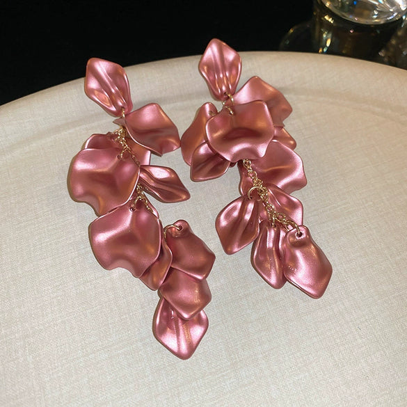 Wholesale Women's Alloy Electroplated Flower Pattern Light Luxury High Sense French Tassel Earrings