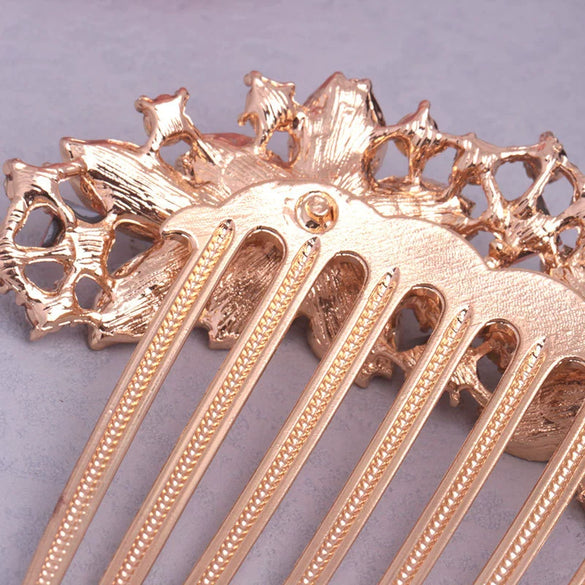Wholesale Women's Alloy Electroplated Flower Pattern Rhinestone Retro Comb Hair Accessories