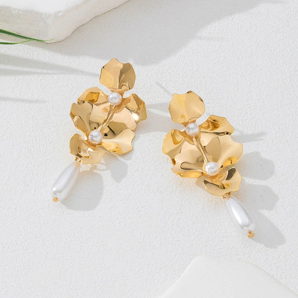 Wholesale Women's Alloy Electroplated Geometric And Flower Pattern Earrings Fashionable Exquisite Ear Accessories