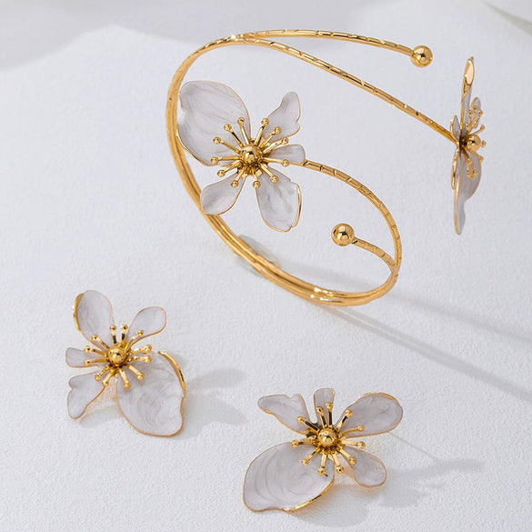 Wholesale Women's Alloy Geometric Flower Electroplated Arm Bracelet And Earring Set