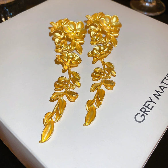 Wholesale Women's Alloy Geometric Flowerpatterned Electroplated Earrings