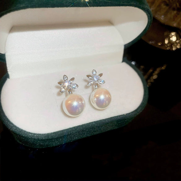 Wholesale Women's Alloy Geometric Flowerpatterned Electroplated Earrings