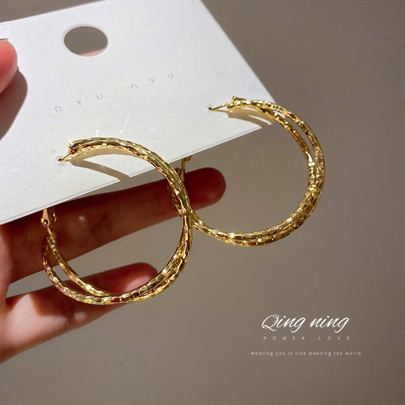Wholesale Women's Alloy Geometric Round Cross Earrings With Electroplating Retro Temperament And Light Luxury Design