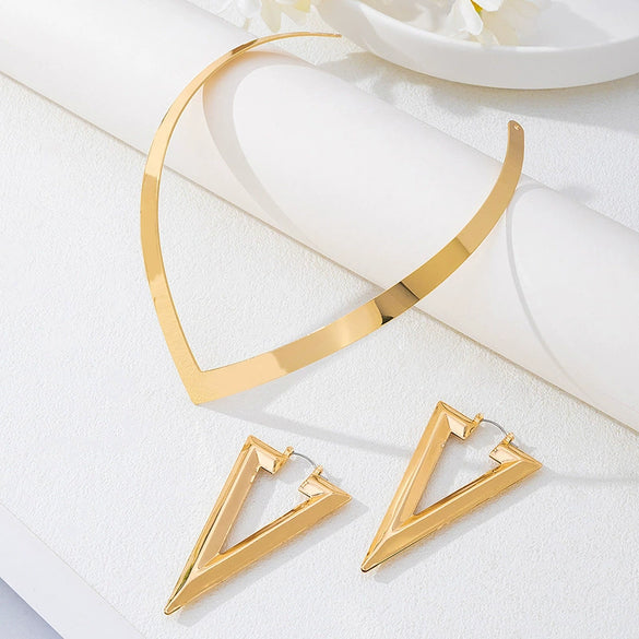 Wholesale Women's Alloy Geometric Vshaped Electroplated Jewelry Set Choker Necklace And Earrings Fashion Accessories