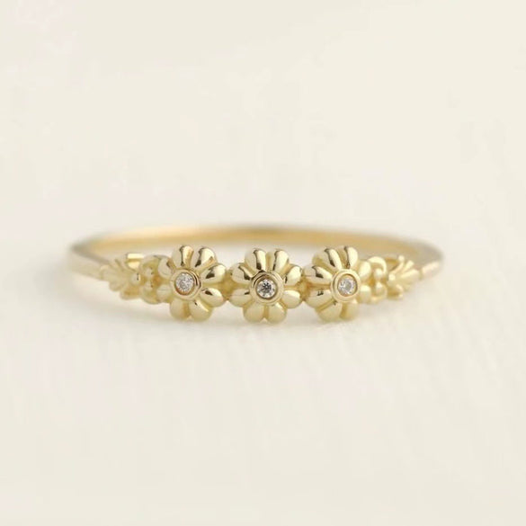 Wholesale Women's Alloy Gold Ring With Flower Pattern Electroplated Simple And Fashionable Creative Classic