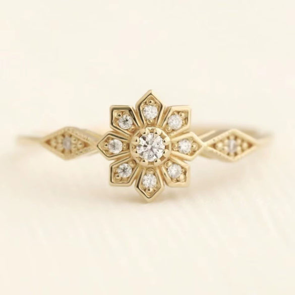 Wholesale Women's Alloy Gold Ring With Flower Pattern Electroplated Simple And Fashionable Creative Classic