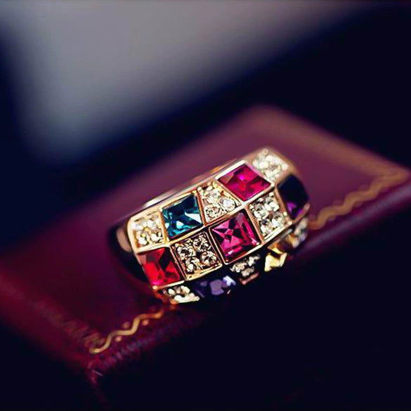 Wholesale Women's Alloy Magic Color Inlaid Rhinestone Geometric Design Diamond Ring