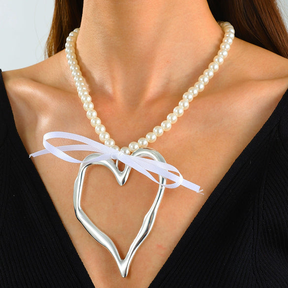 Wholesale Women's Alloy Pearl Necklace With Heart Shape And Electroplating Design
