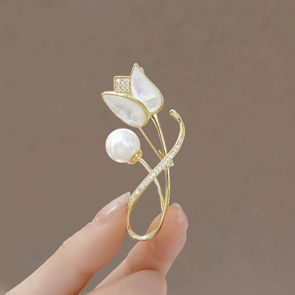 Wholesale Women's Alloy Pearl Tulip Flower Brooch With Electroplating