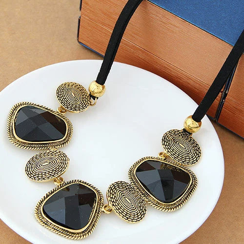 Wholesale Women's Alloy Resin Geometric U Shape Exaggerated Necklace
