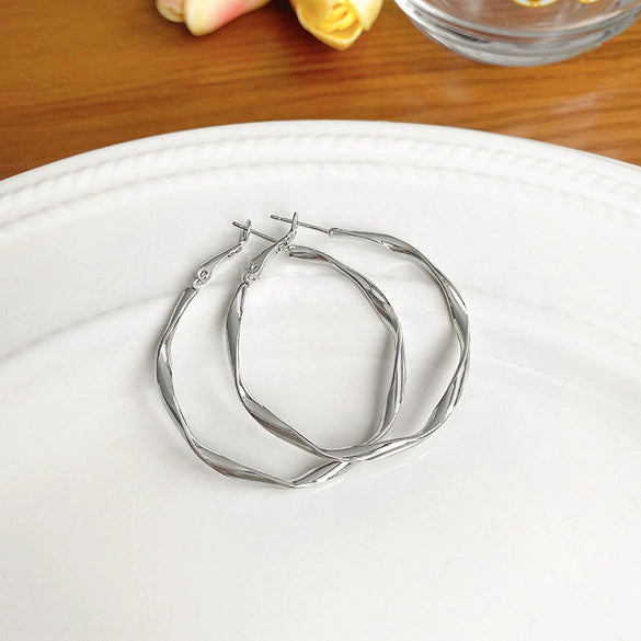 Wholesale Women's Alloy 925 Silver Needle Geometric Big Circle Irregular Earrings With Electroplating Treatment