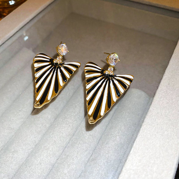 Wholesale Women's Alloy Silver Needle Geometric Earrings Set With Black Crystal High End Luxury Style