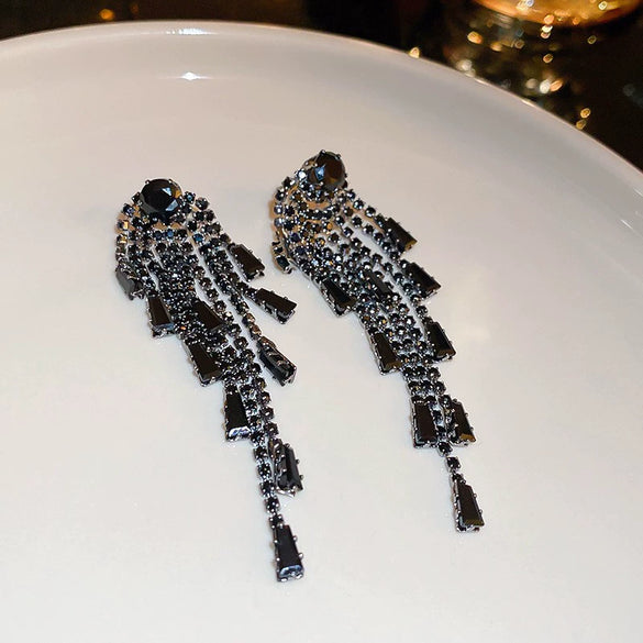 Wholesale Women's Alloy Silver Needle Geometric Earrings Set With Black Crystal High End Luxury Style