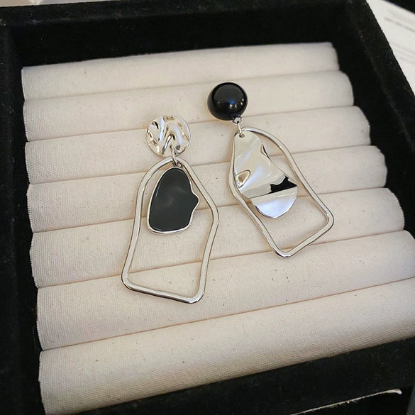 Wholesale Women's Alloy Silver Needle Geometric Earrings Set With Black Crystal High End Luxury Style