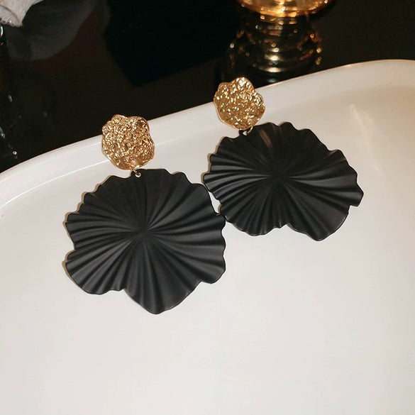 Wholesale Women's Alloy Silver Needle Geometric Earrings Set With Black Crystal High End Luxury Style