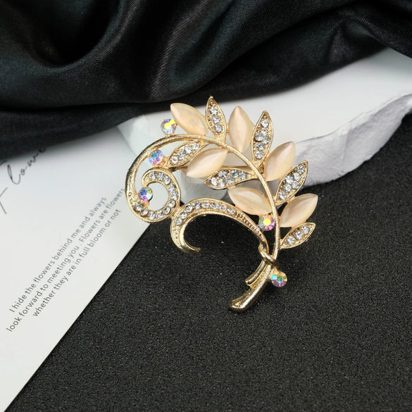 Wholesale Women's And Unisex Zinc Alloy Leaf Shape Cat's Eye Stone Inlay Brooch Simple Style