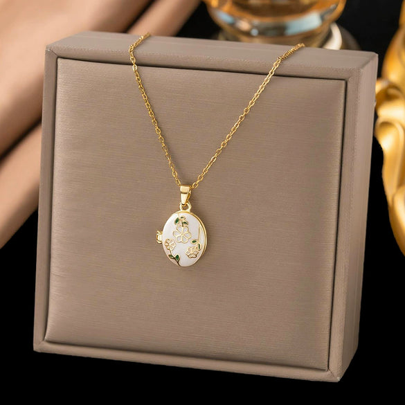 Wholesale Women's Artistic Retro Light Luxury Geometric Heart Star Shaped 18K Real Gold Plated Copper Pendant Flash O Chain Necklace