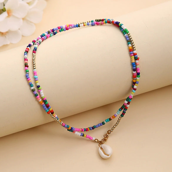 Wholesale Women's Bohemian Style Color Beads Necklace With Colorful Shell Pendant And Rice Bead Chain Geometric Pattern