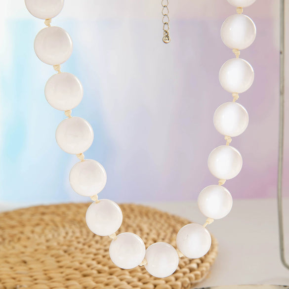 Wholesale Women's Bohemian Style Colorful Large Bead Single Layer Exaggerated Personality Beaded Necklace With Acrylic And Mixed Materials And Geometric Pattern