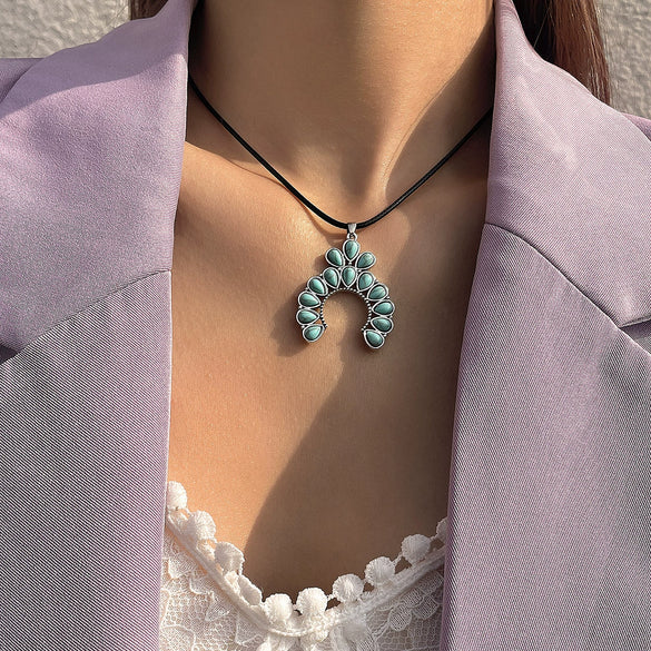 Wholesale Women's Bohemian Style Vintage Turquoise Flower Turtle Shell Alloy Resin Necklace Electroplated