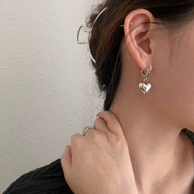 Wholesale Women's Brass Heart Shaped Asymmetric Bear Love Earrings Light Luxury Cold Style