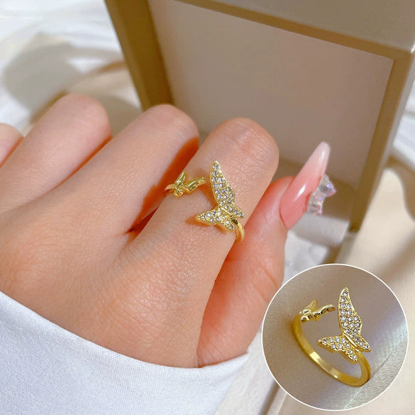 Wholesale Women's Brass Ring With The Crown Pattern Real Gold Electroplated Light Luxury Style