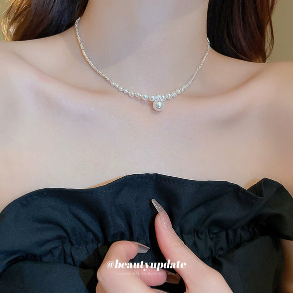 Wholesale Women's Broken Silver Imitation Pearl Zircon Pendant Necklace With Geometric Pattern Handmade Light Luxury Clavicle Chain
