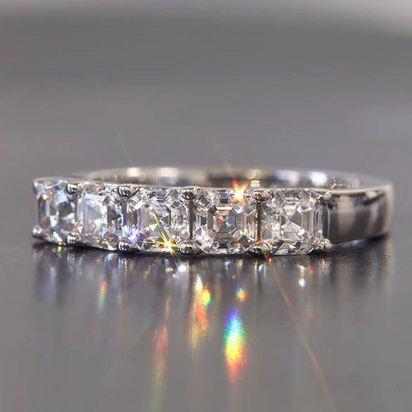 Wholesale Women's Casual Copper Geometric Inlaid Zircon Ring