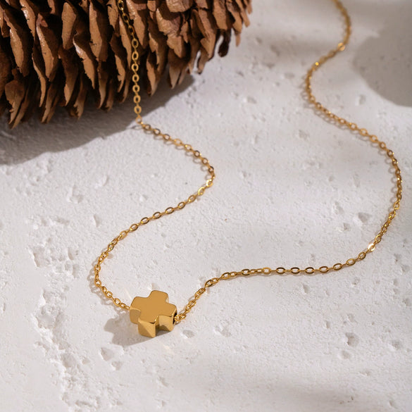 Wholesale Women's Casual Geometric Heart And Fivepointed Star Pendant Necklace In Stainless Steel With 18K Real Gold Pvd Furnace Vacuum Plating