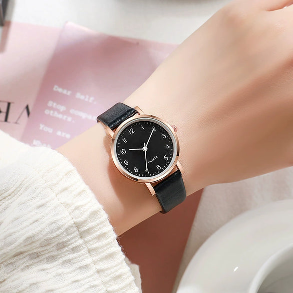 Wholesale Women's Casual Quartz Wrist Watch With Alloy Case Pu Strap And Round Dial