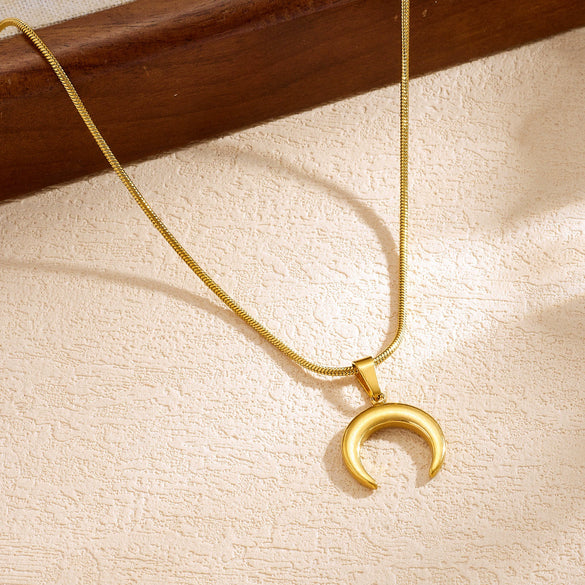 Wholesale Women's Casual Simple Goldplated Stainless Steel Moon Necklace With Snake Bone Chain