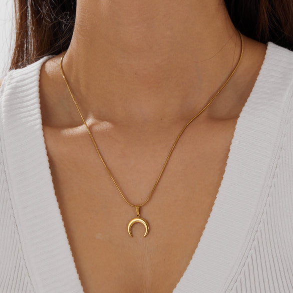 Wholesale Women's Casual Simple Goldplated Stainless Steel Moon Necklace With Snake Bone Chain