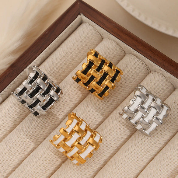 Wholesale Women's Cold Style Dripping Oil Metal Woven Geometric Titanium Steel Ring With 18K Gold Plated Electroplating Retro Design