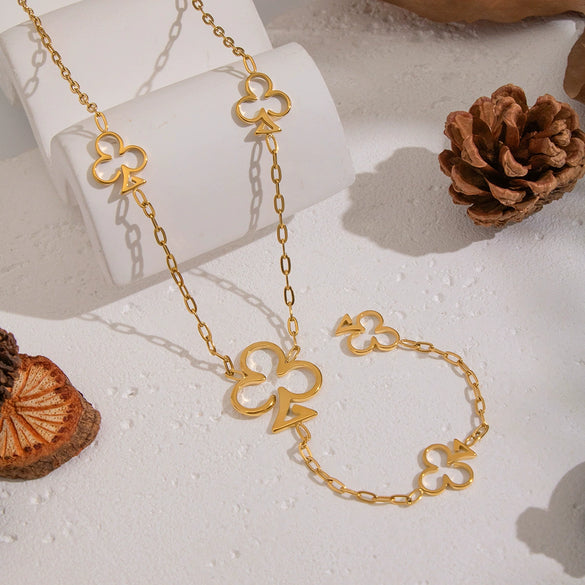 Wholesale Women's Cold Style 18K Real Gold Plated Flower Shape Necklace And Sweater Chain Jewelry Accessories With Pvd Furnace Vacuum Real Gold Plating
