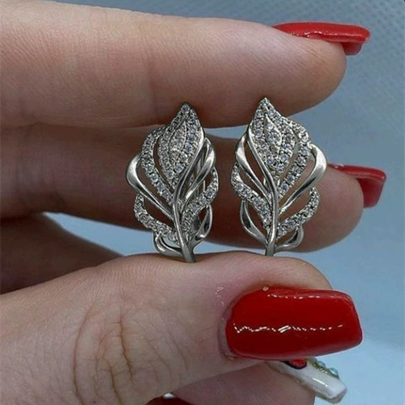 Wholesale Women's Copper Earrings With Geometric Pattern And Zirconia Design In Fashion Ol Style