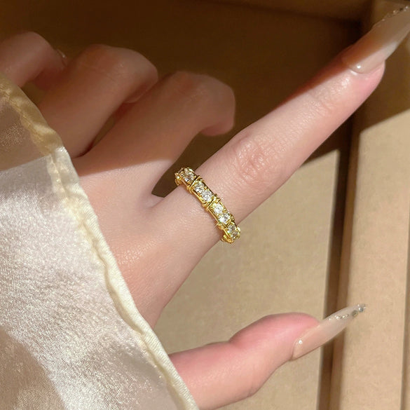 Wholesale Women's Copper Electroplated Gold Inlaid With Zircon Heart Geometric Animal Zodiac Shape Ring Jewelry