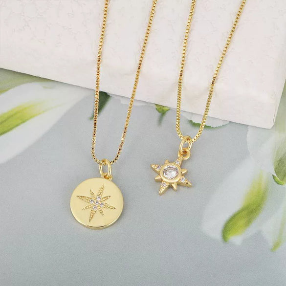 Wholesale Women's Copper Fashion Geometric Star Snowflake Pendant Necklace With Electroplating