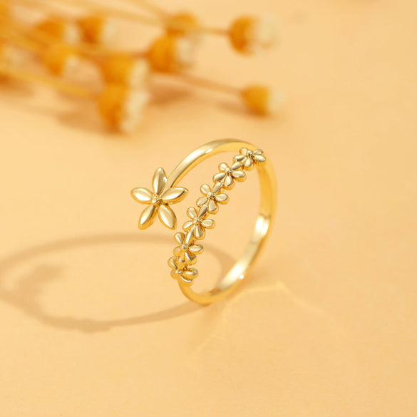Wholesale Women's Copper Flower Ring With Electroplating Treatment