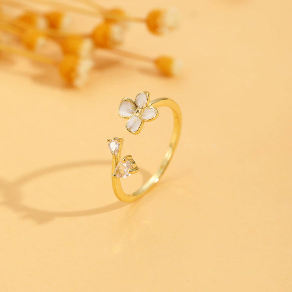 Wholesale Women's Copper Flower Ring With Electroplating Treatment