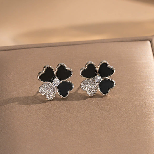 Wholesale Women's Copper Geometric Style Electroplated Fresh Flower And Lucky Grass Ear Studs And Earrings