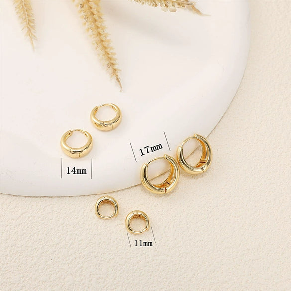 Wholesale Women's Copper Geometric Threepiece Set Earrings With Electroplating Processing