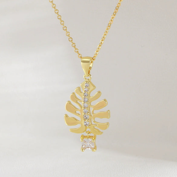 Wholesale Women's Copper O Word Chain Leaf Pattern Electroplated Casual Necklace