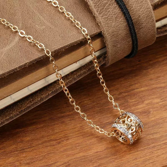 Wholesale Women's Copper Pendant Necklace With Mixed Gem Inlay Leaves Wave Pattern Hollowout Design Ochain