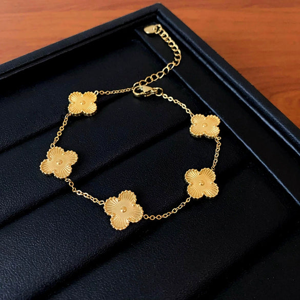 Wholesale Women's Copper Plastic Zircon Fritillary Flower Geometric Style High Sense Electroplated Bracelet