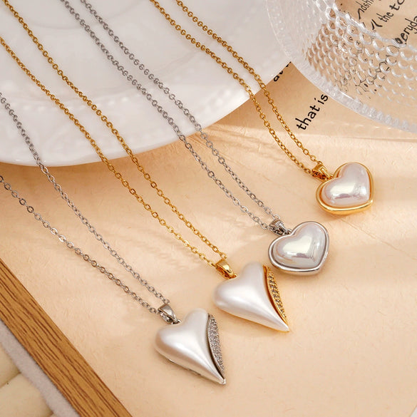 Wholesale Women's Copper Titanium Steel Love Simple Temperament Peach Heart Pendant Doublesided Clavicle Chain Jewelry With Electroplating And Mixed Gemstone Inlay