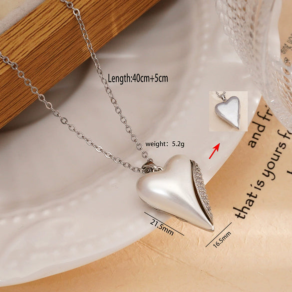 Wholesale Women's Copper Titanium Steel Love Simple Temperament Peach Heart Pendant Doublesided Clavicle Chain Jewelry With Electroplating And Mixed Gemstone Inlay