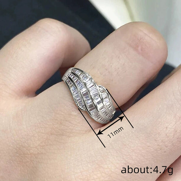 Wholesale Women's Copper Wave Geometric Zirconia Inlaid Ring Light Luxury Jewelry